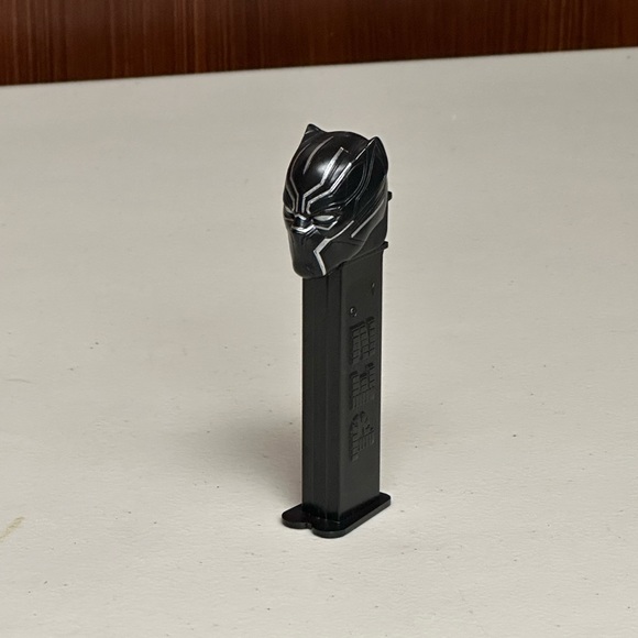 Marvel Black Panther PEZ Dispenser - Picture 2 of 11